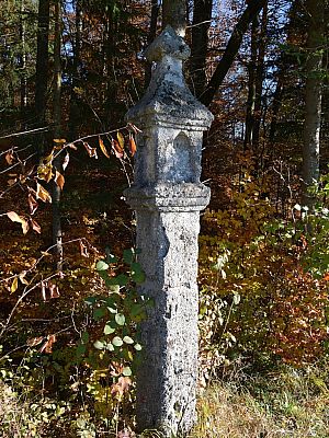 Ein altes Marterl am Wegesrand 