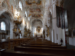 Der Innenraum der Klosterkirche Mariä Geburt