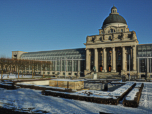 Weiter links vorbei an der Bayerischen Staatskanzlei...