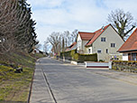 ...und biegen nach links in die Holzhauser Straße ein
