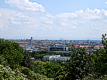 ... und zur Frauenkirche im Süden.