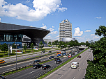 Nochmal der Blick auf die BMW-Welt, das BMW Museum und den Vierzylinder