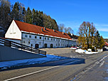 In diesem Gabäude befindet sich das Klosterbräustüberl Schäftlarn
