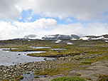 Linker Hand erblicken wir den Hardangerjøkulen