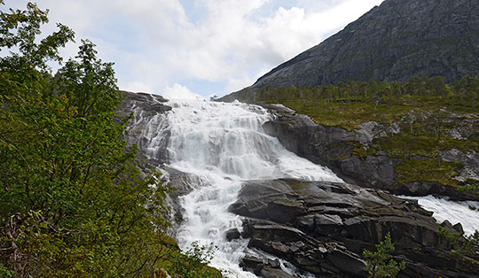 Husedalen - Die vier Wasserfälle bei Kinsarvik