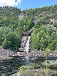 Blick zum Wasserfall Steinsfossen