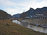 Die Ammer in Oberammergau mit Blick zum Kofel