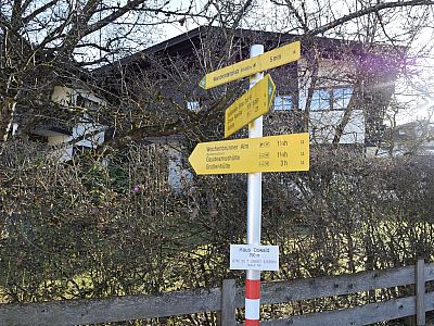 Die Aufstiegszeit ist mit eineinviertel Stunden angegeben