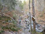 Herzu geht es in der Spatlahnerklamm Stück weiter bergauf.