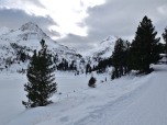 Der Blick nach Südosten zum Hinterbergkofel und der Innerrodelkunke