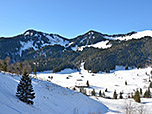 Blick über die Albert-Link-Hütte zu Stolzenberg und Rotkopf