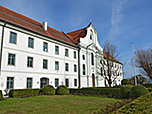 ...und ehemaliges Kloster in Rott am Inn