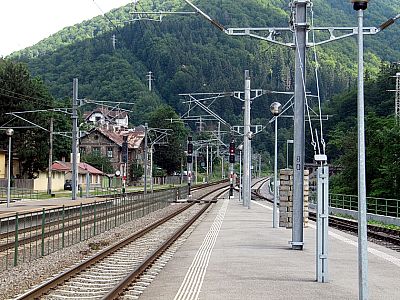 Vom Bahnhof Sinaia fahren wir mit dem Zug zurück nach Sibiu