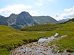 Wir überqueren einen Bachlauf