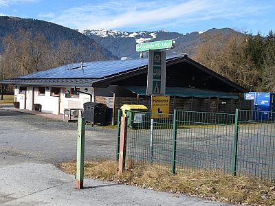 Am Strandbad Erlberg starten wir im Uhrzeigersinn unsere Tour