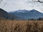 Der Ausblick nach Südosten zu den Drei Brüdern (Breitkopf, Schafelkopf, Stolzkopf)