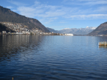 Der Ausblick vom Südufer auf Zell am See mit dem prächtigen Grand Hotel