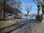 Auf der Uferpromenade ...