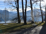 Eine Bank lädt in Zell am See zum Verweilen ein
