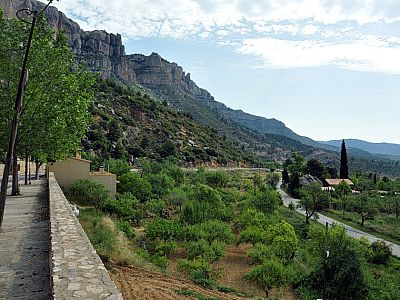 Blick von La Morera de Montsant auf das Montsant-Gebirge