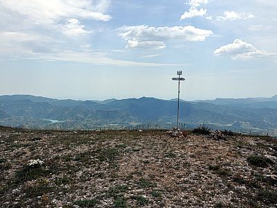 Erneut treffen wir auf einen Wegweiser, dem wir nach Nordosten Richtung Albarca folgen
