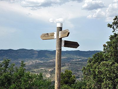 Zunächst folgen wir dem Wegweiser zum 