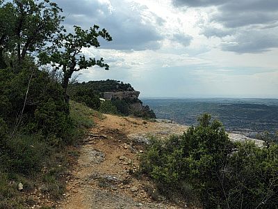 Auf der Kante marschieren wir noch weiter nach Westen. 