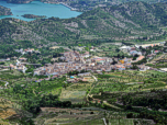 Cornudella de Montsant vor dem Stausee Panta de Siurana 