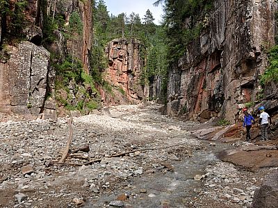 Im Bachbett wandern wir nach Osten, ... 