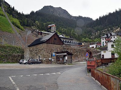 ... gleich neben dem Parkplatz des Bergbaumuseums
