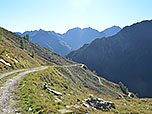 ...treffen wir auf einen Karrenweg