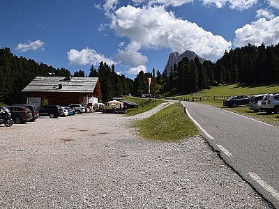 Wir starten am Parkplatz der Halslhütte oder der Edelweißhütte