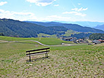 Schöner Aussichtspunkt, links im Hintergrund der Latemar