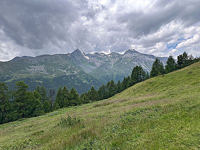 Blick zu Föllakopf, Schadler und Piz Rims