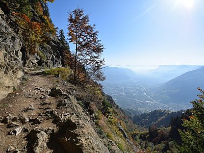 Um die Aussicht zu genießen sollte man aber stehen bleiben und ...