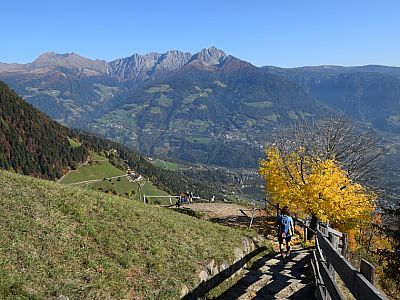 Im Westen ist nun der Blick auf den Hirzer und den Großen Ilfinger frei 