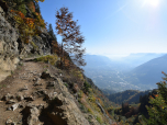 Um die Aussicht zu genießen sollte man aber stehen bleiben und ...