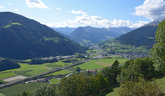 Wanderung von Wiesen zum Gschließegg