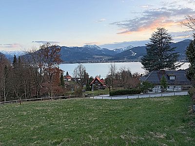 Blick über St. Quirin zum Hirschberg
