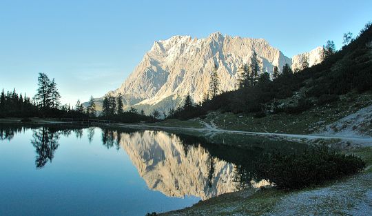 Von der Ehrwalder Alm zum Seebensee und zur Coburger Hütte