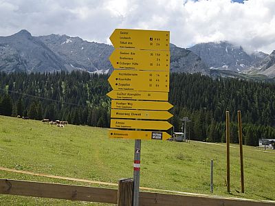 Der Seebensee ist hier mit 2 Stunden angeschrieben